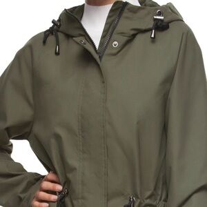 Windbreaker Olive‎ MSRP $80